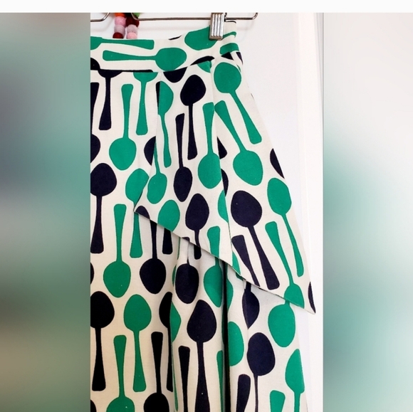 Eva Franco Asymmetrical Skirt in Green and Blue Pattern - Picture 14 of 15